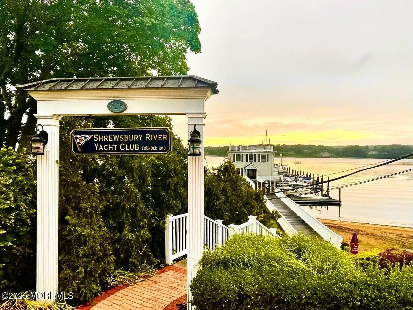 Fair Haven, New Jersey 07704, United States, 4 Bedrooms Bedrooms, ,3 BathroomsBathrooms,Residential,Active,89480