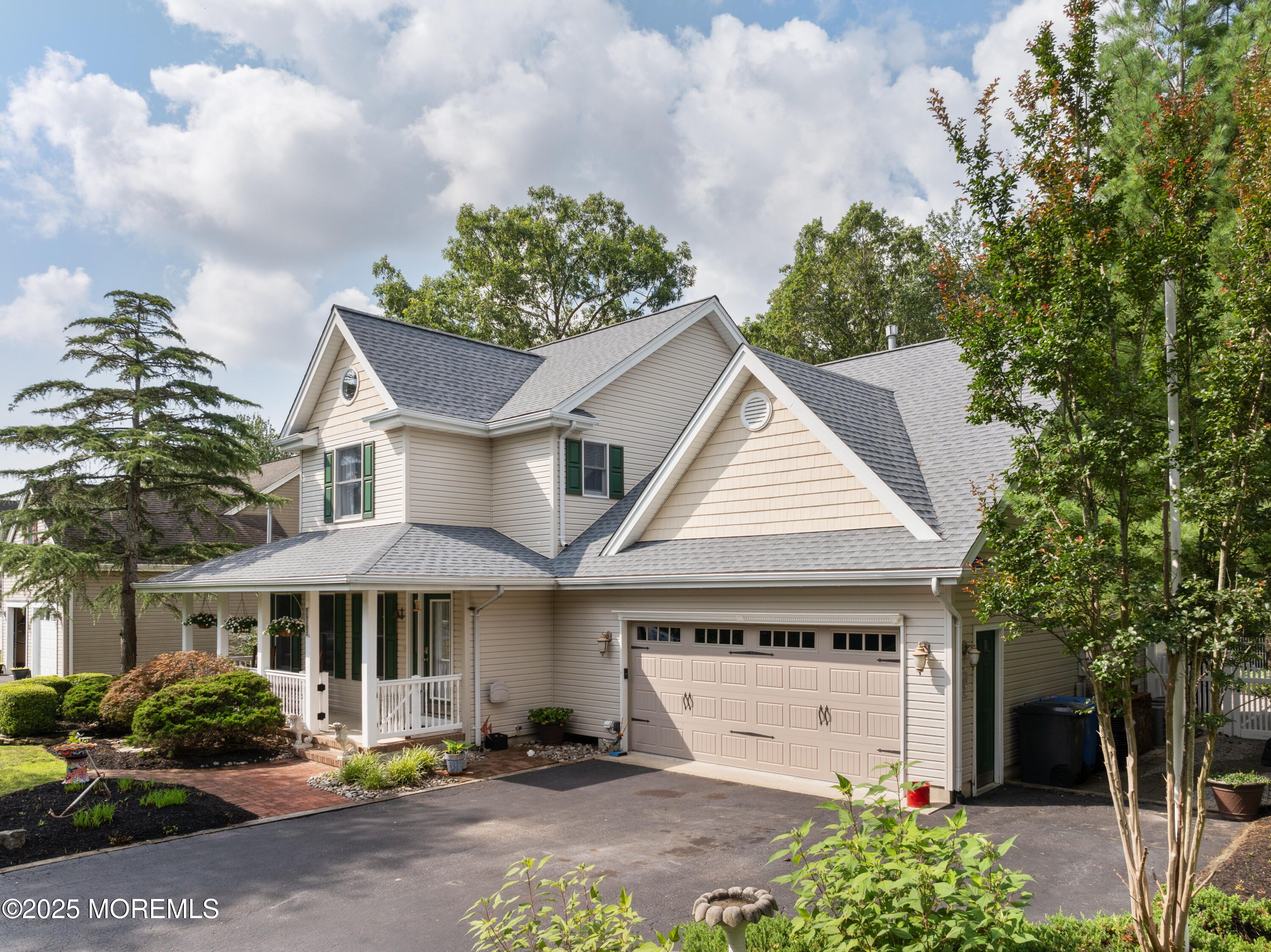 223 Hilliard Boulevard