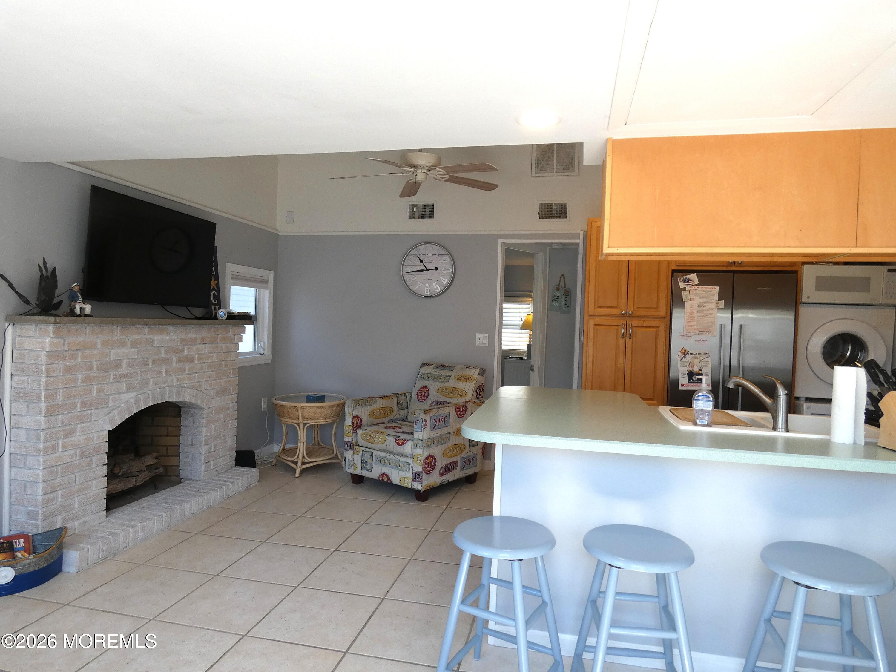 24 E Chadwick Way