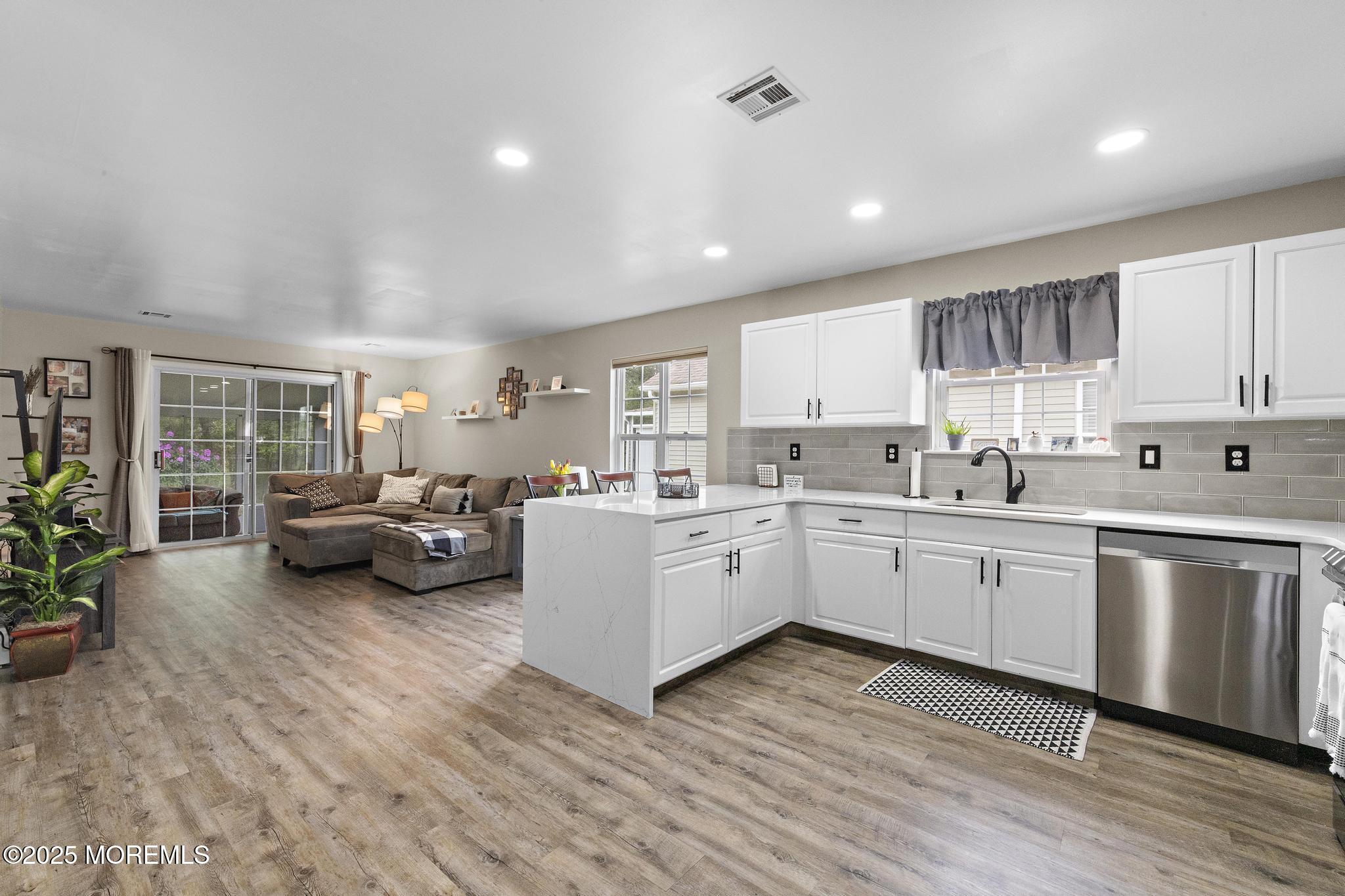 54 Canterbury Lane, Toms River, New Jersey image 13