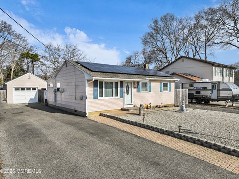 Homes For Sale - 48 Birch Drive<br/> Brick, NJ 08723