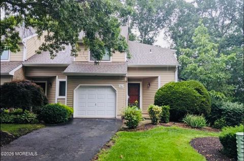 Townhouse For Rent - 316 Burntwood Trail<br/> Toms River, NJ 08753