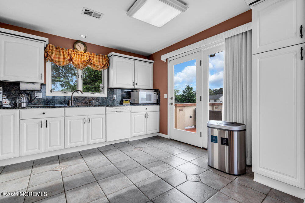 251 Genes Drive, Toms River, New Jersey image 49
