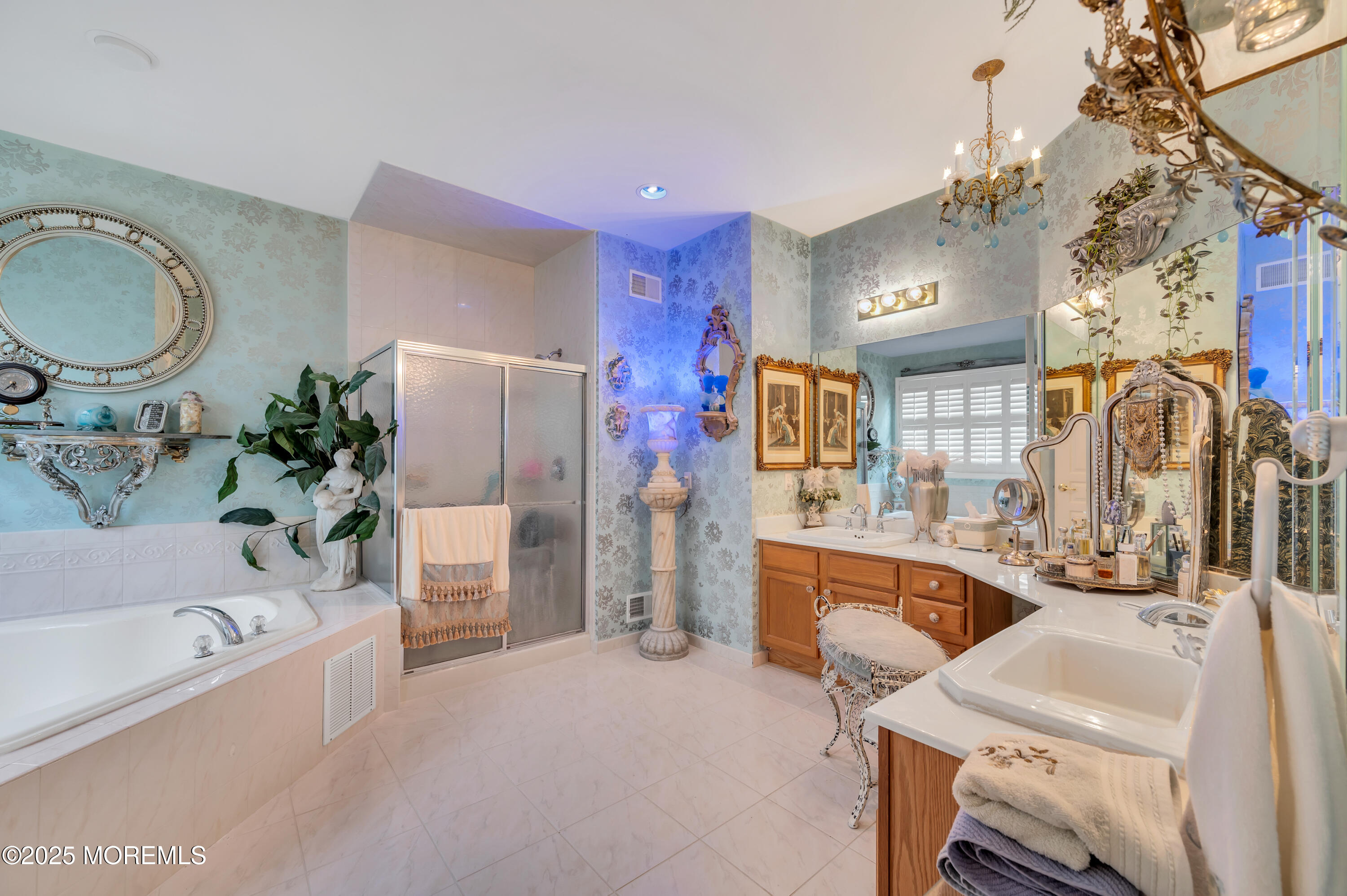 207 Bradwick Way, Marlboro, New Jersey image 38