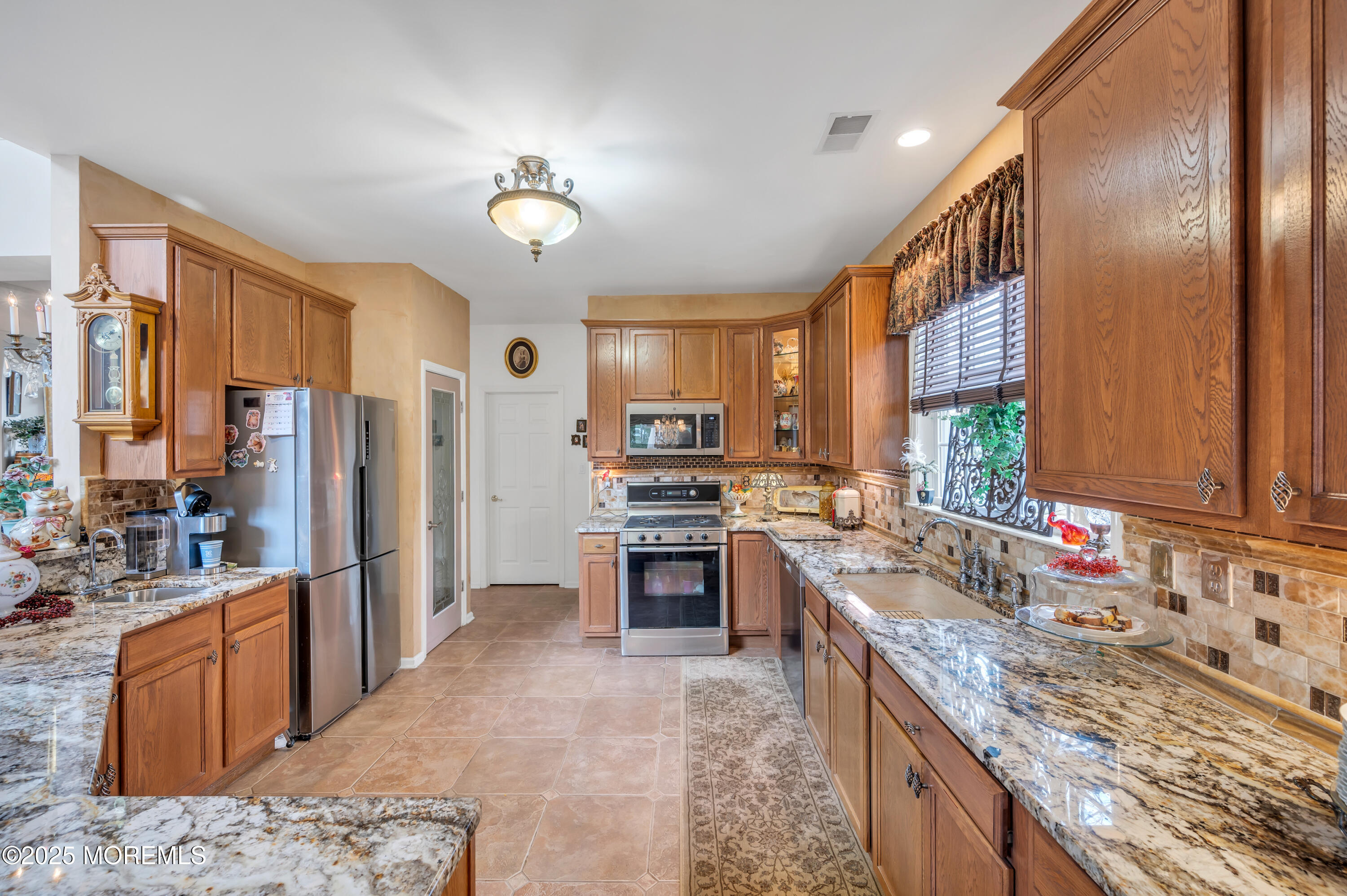 207 Bradwick Way, Marlboro, New Jersey image 18