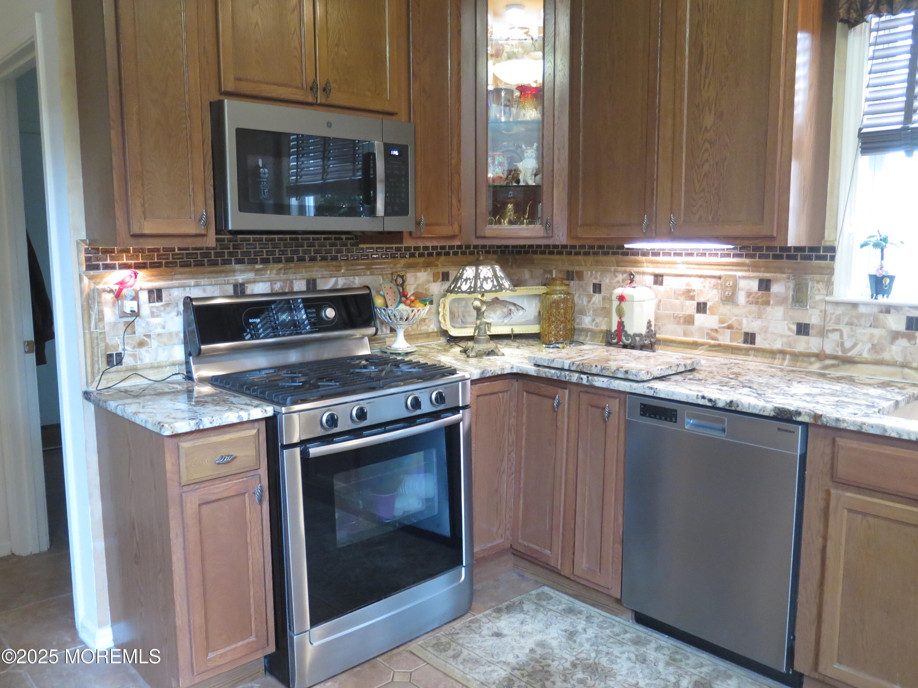207 Bradwick Way, Marlboro, New Jersey image 20