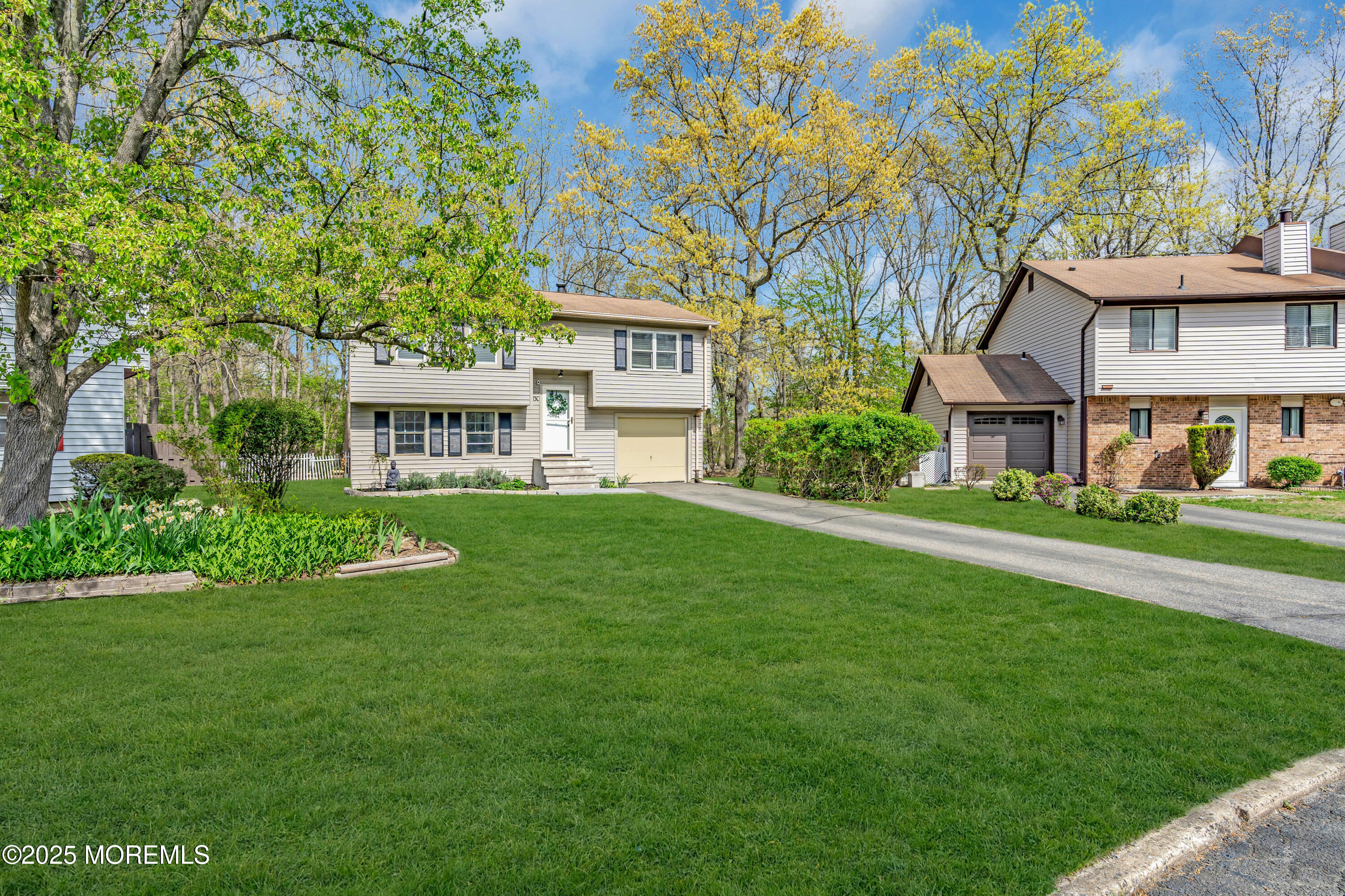 6 Robin Road #1000, Howell, New Jersey image 2