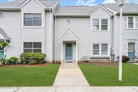 Condo For Sale - 40 Independence Court<br/> Jackson, NJ 08527