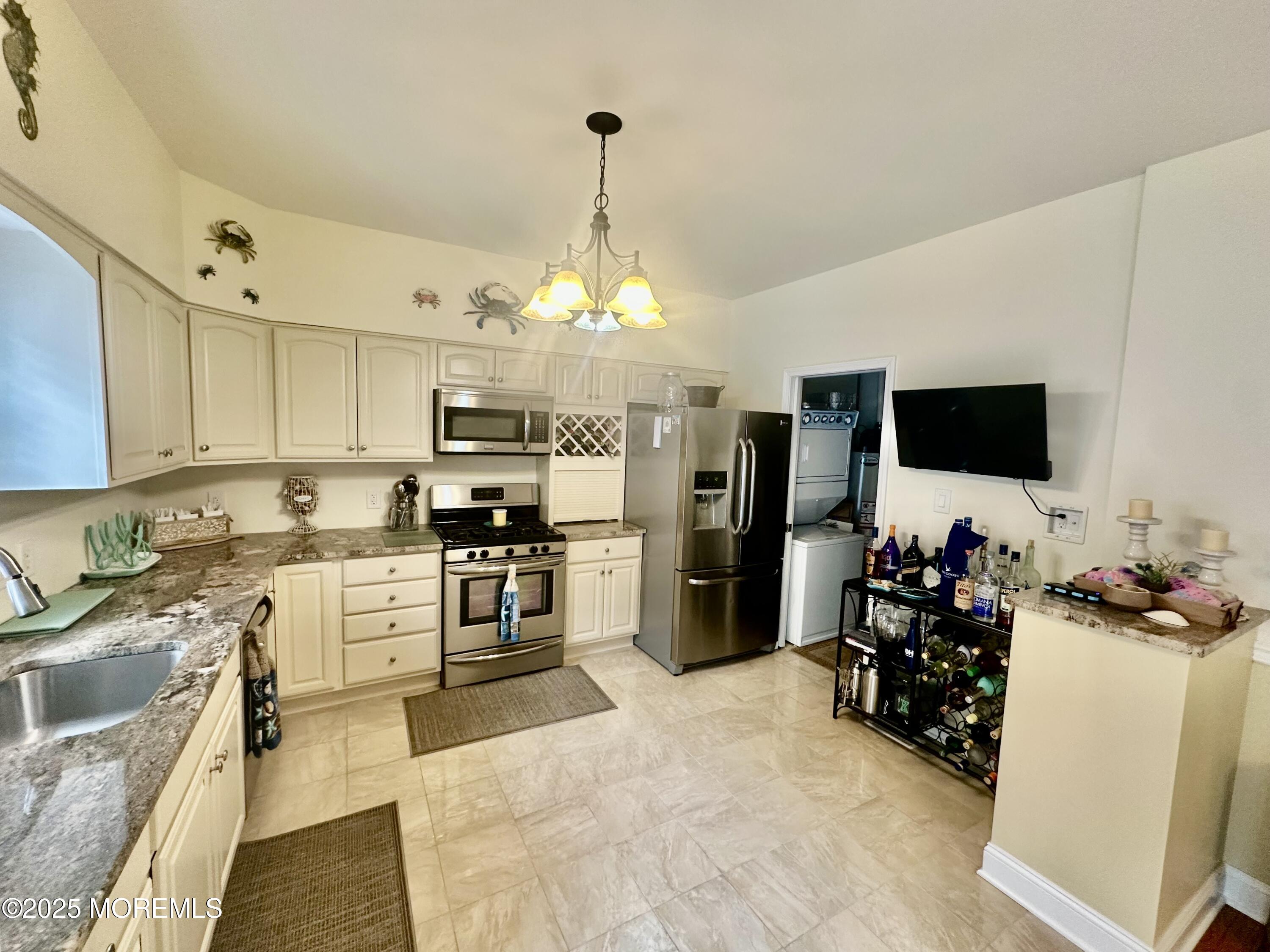 1825 N Route 35 Avenue 8