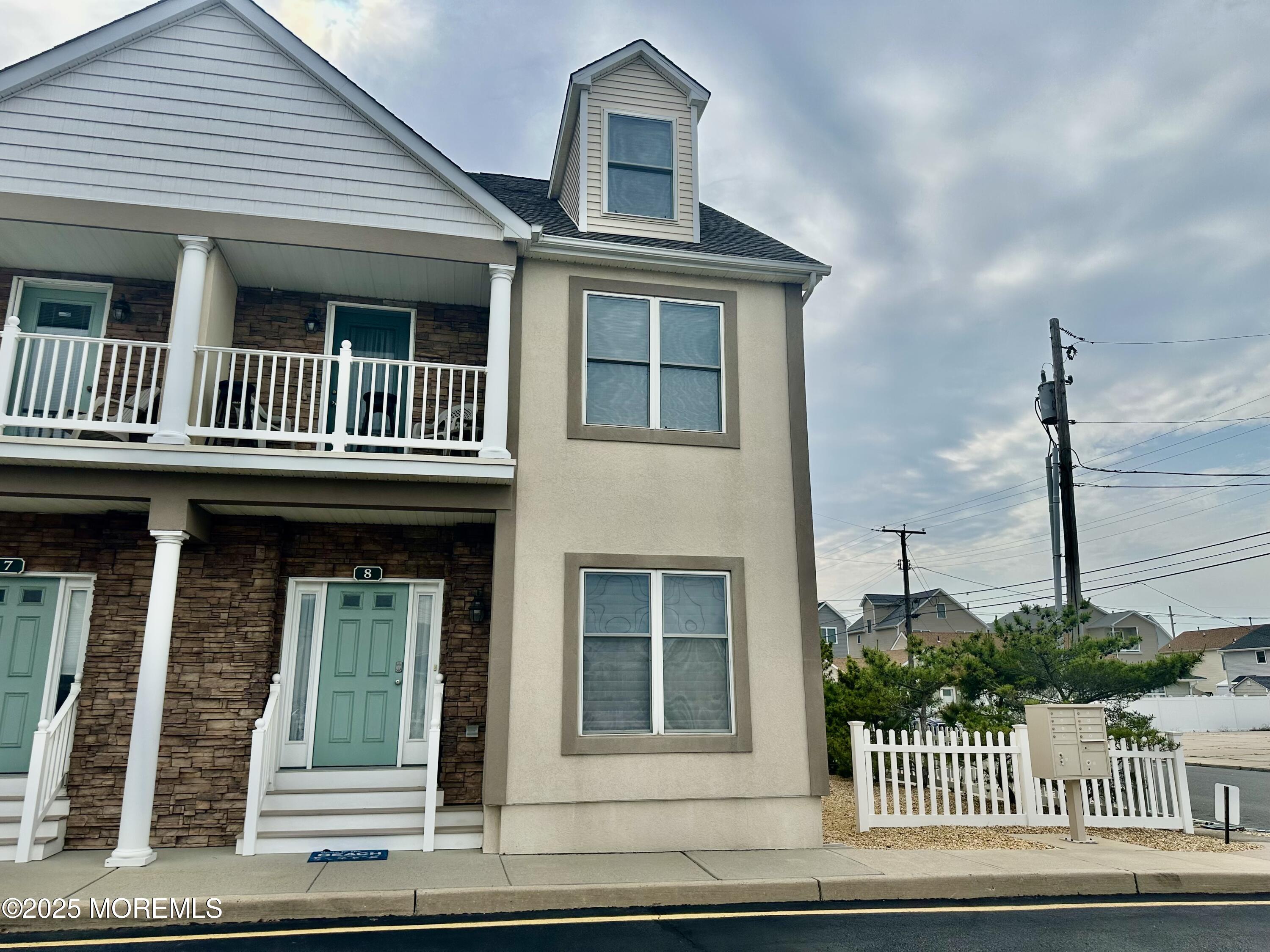 1825 N Route 35 Avenue 8