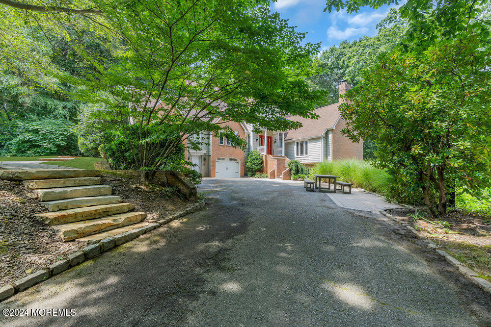 7 Shadow Ridge Court, Holmdel, New Jersey image 2