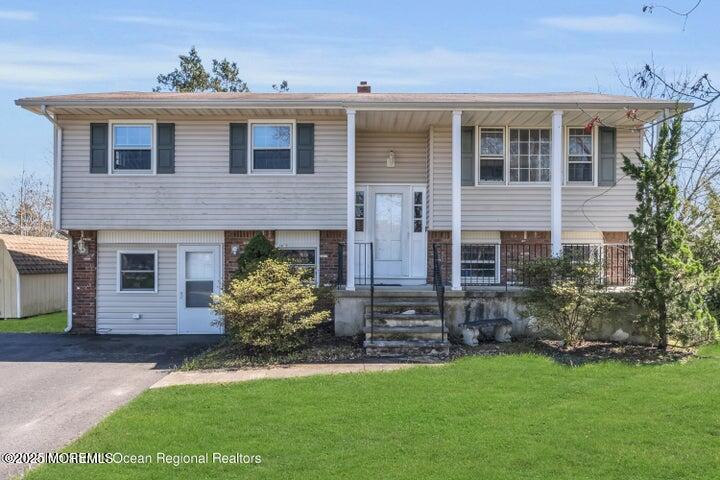 815 Royal Lane, Toms River, New Jersey image 2