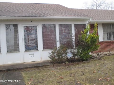 37D Cambridge Court Lakewood NJ 08701