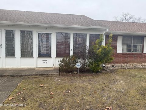 37D Cambridge Court Lakewood NJ 08701
