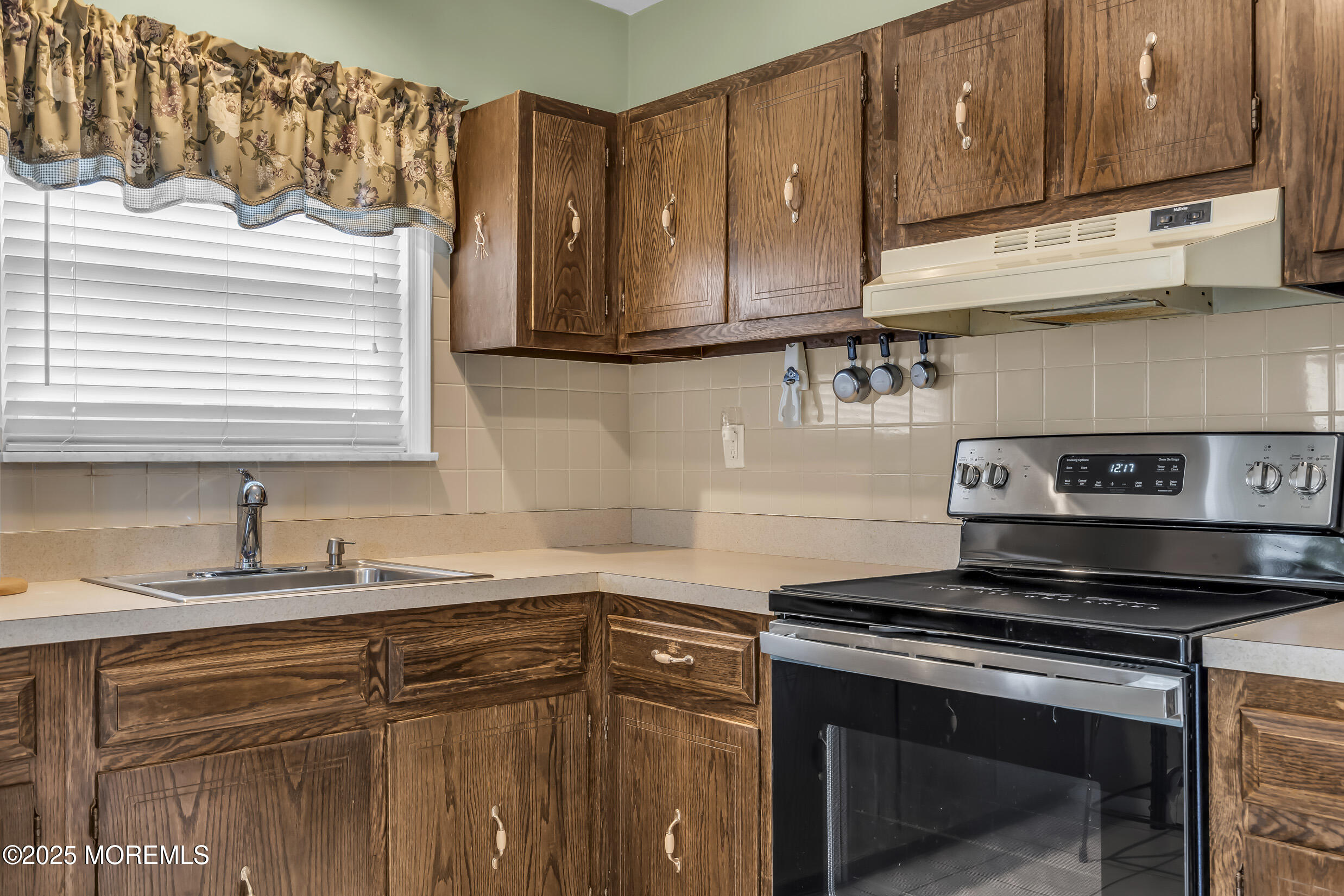 37 Scarborough Place, Toms River, New Jersey image 13