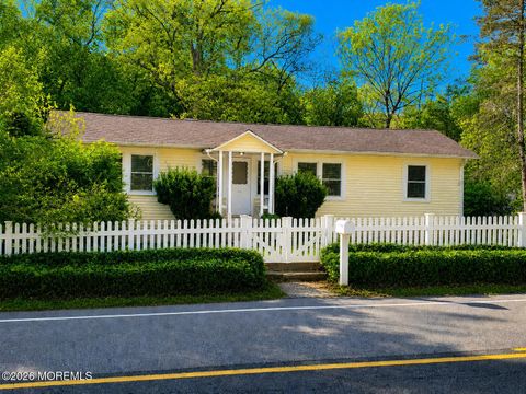 Homes For Sale - 689 Freehold Road<br/> Jackson, NJ 08527