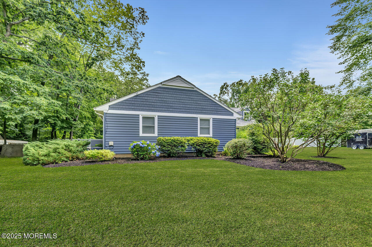 14 Wayland Drive