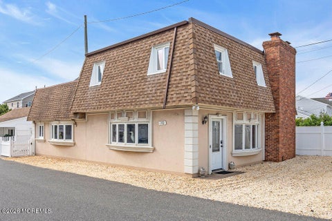 Homes For Rent - 102 W Colony Road<br/> Lavallette, NJ 08735