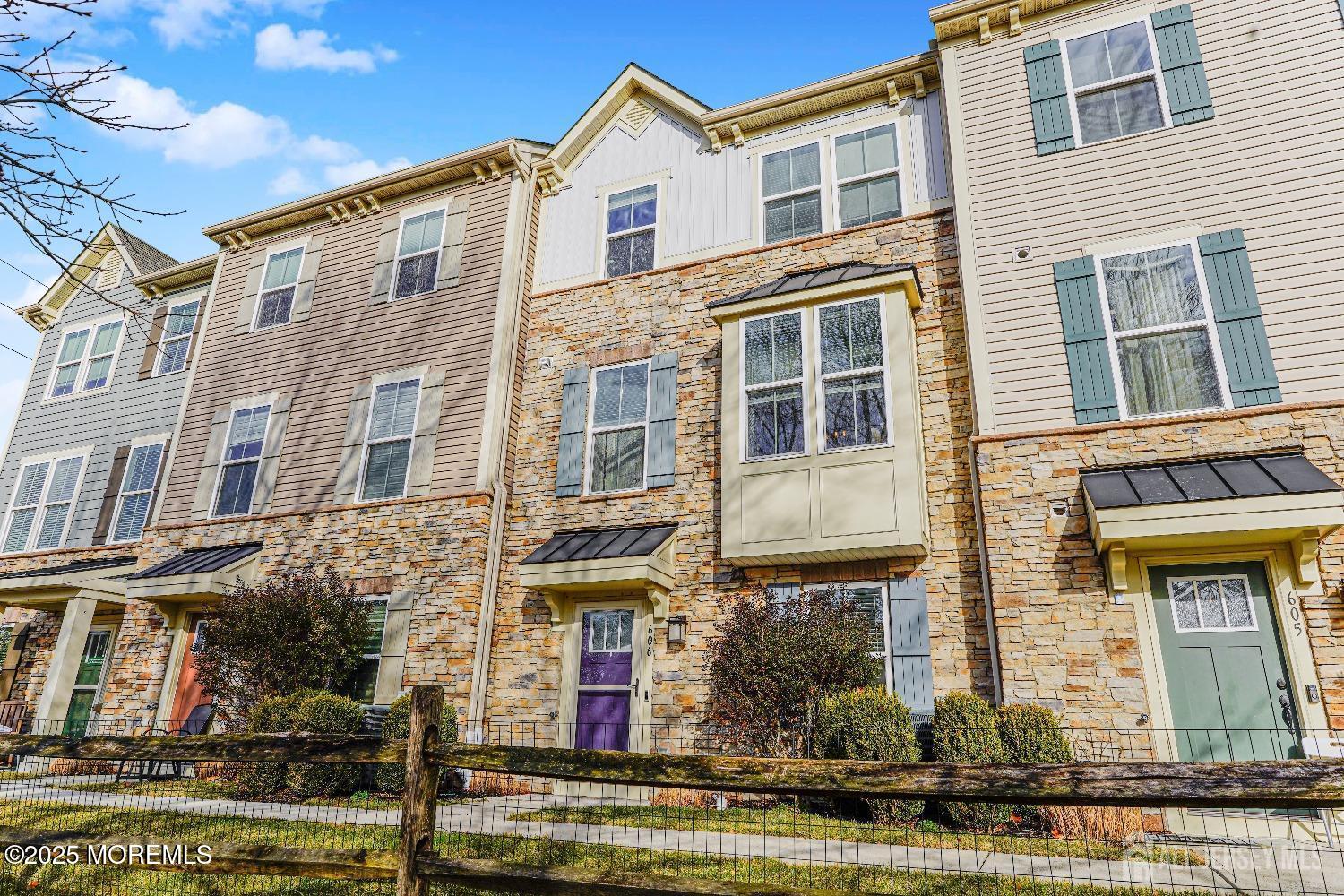 606 Bayside Court #606, South Amboy, New Jersey image 2