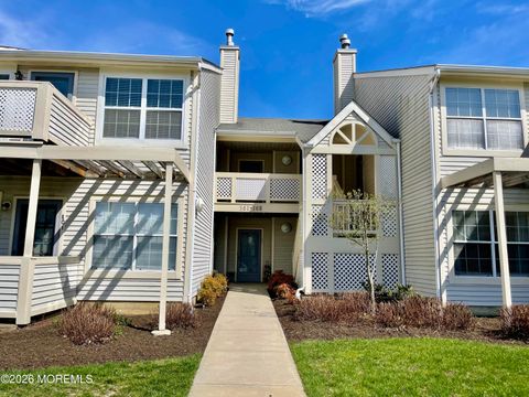 Condo For Sale - 162 Pinetree Court<br/> Howell, NJ 07731