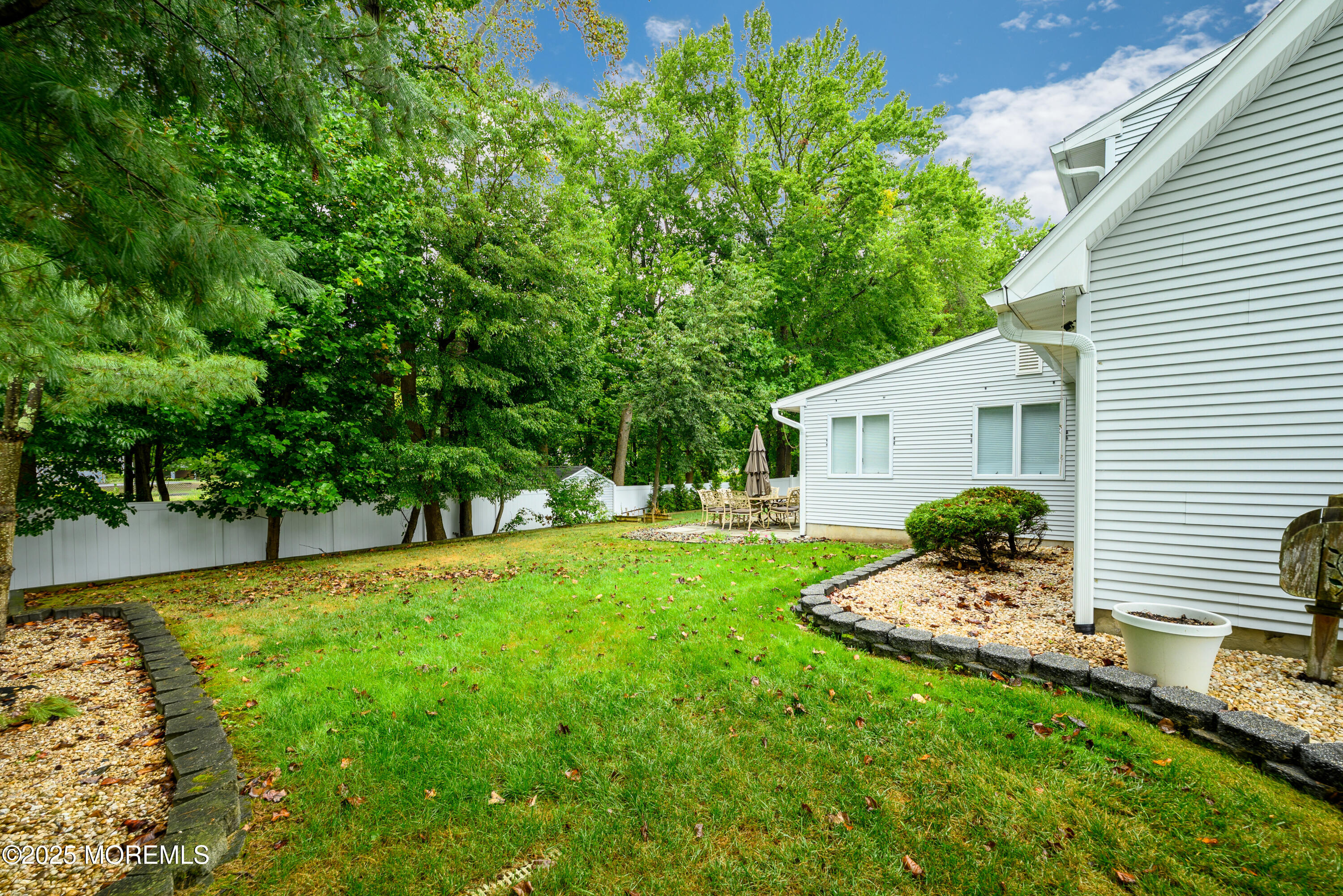 4 Maxwell Lane
