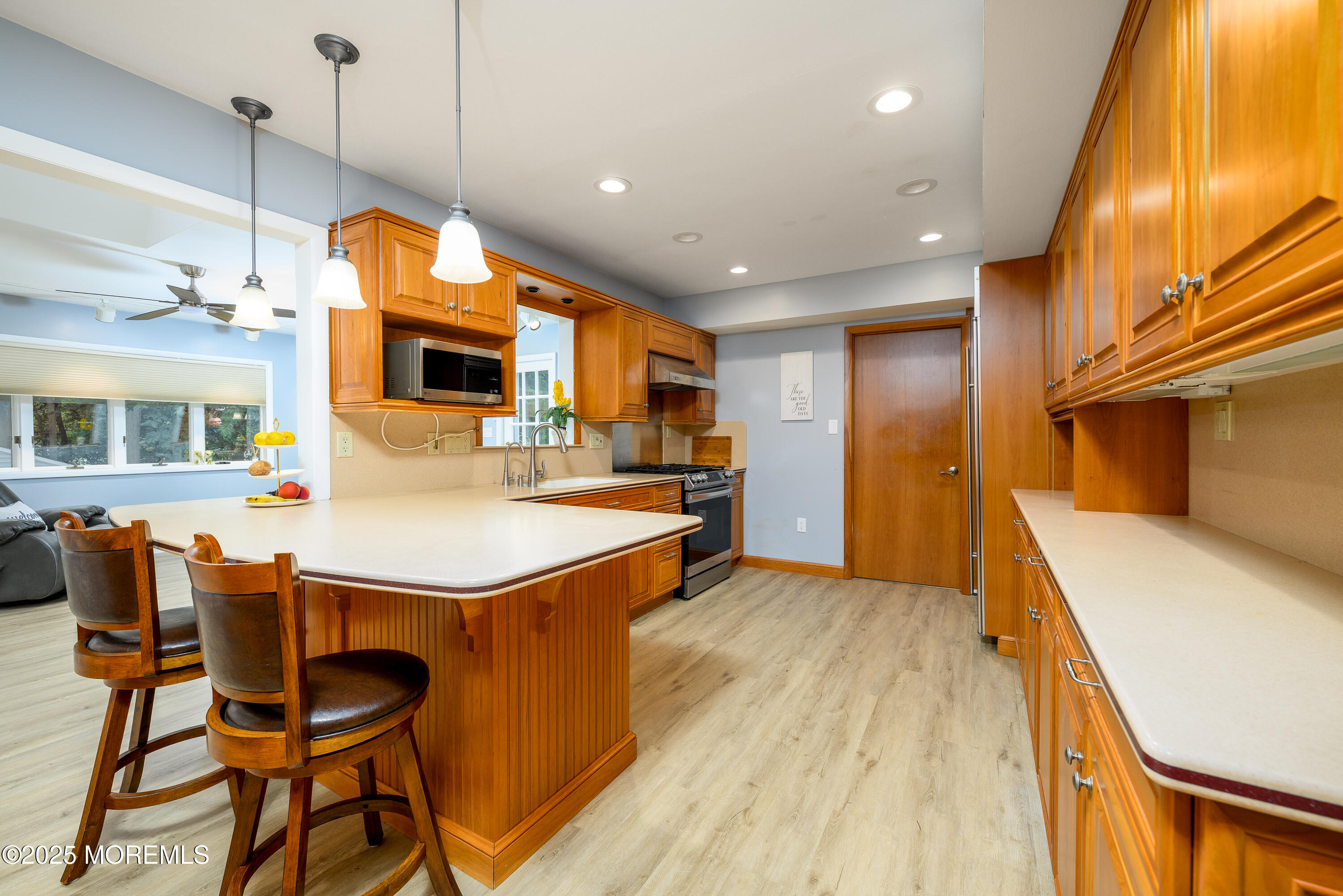 4 Maxwell Lane