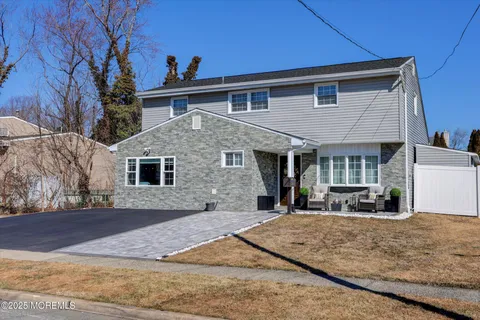 MLS: 22505593
