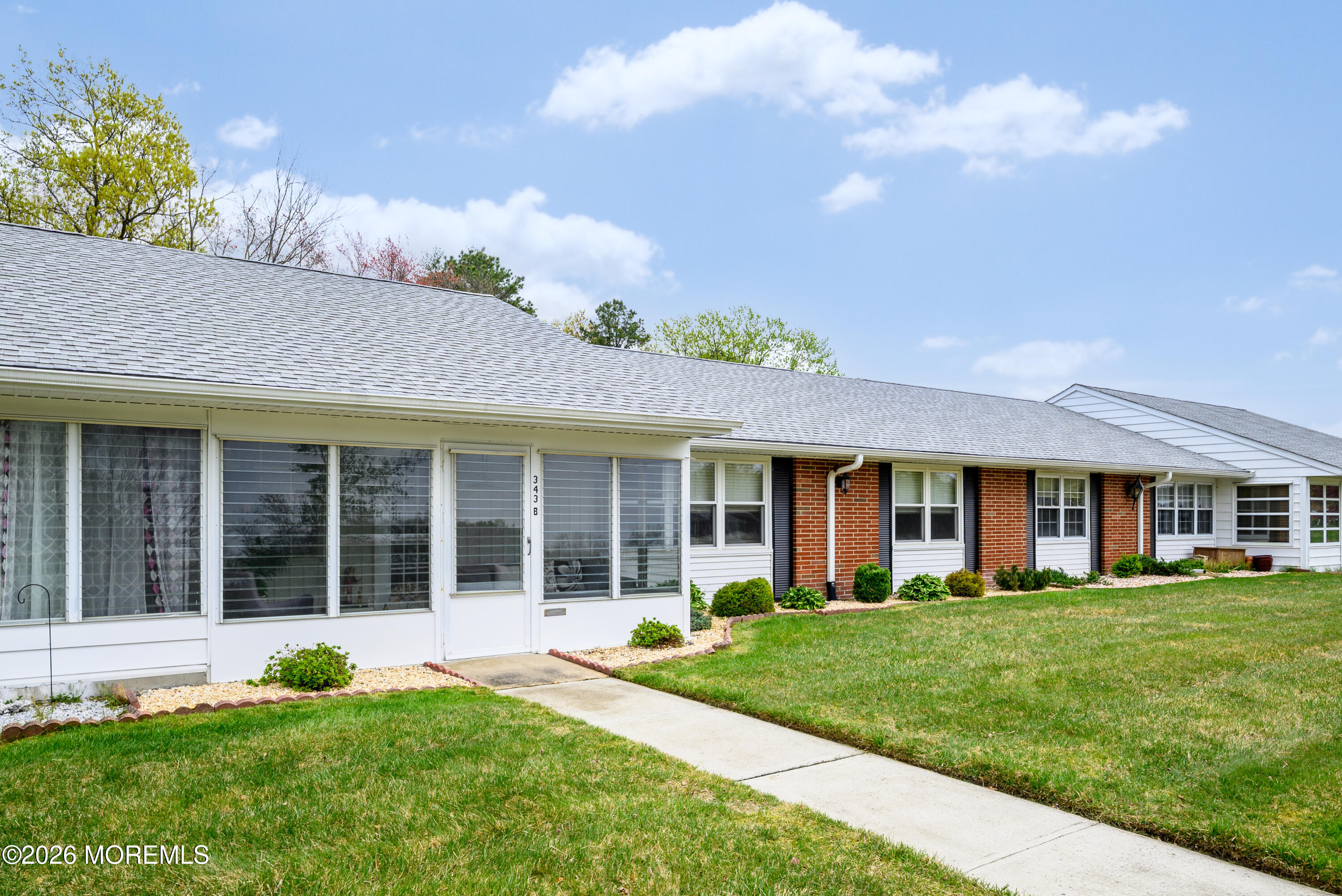 343B Canterbury Court 1002