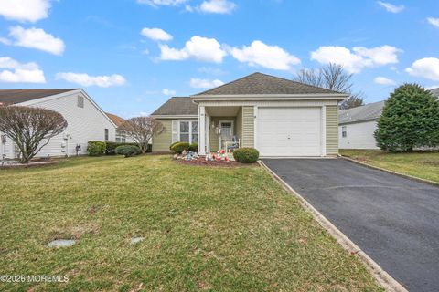 Homes For Sale - 33 Appleby Place<br/> Manchester, NJ 08759