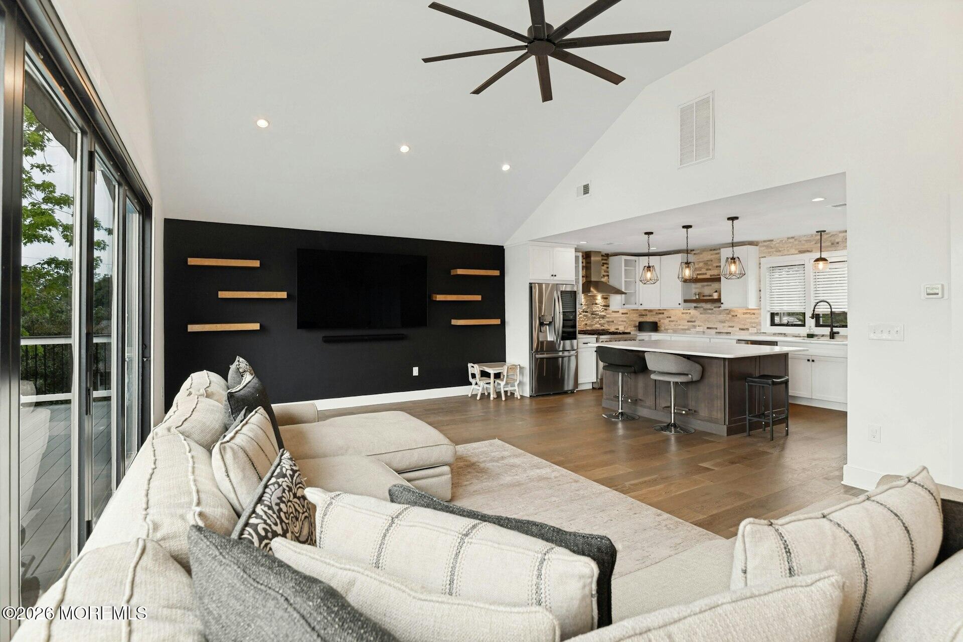 15 Starboard Court