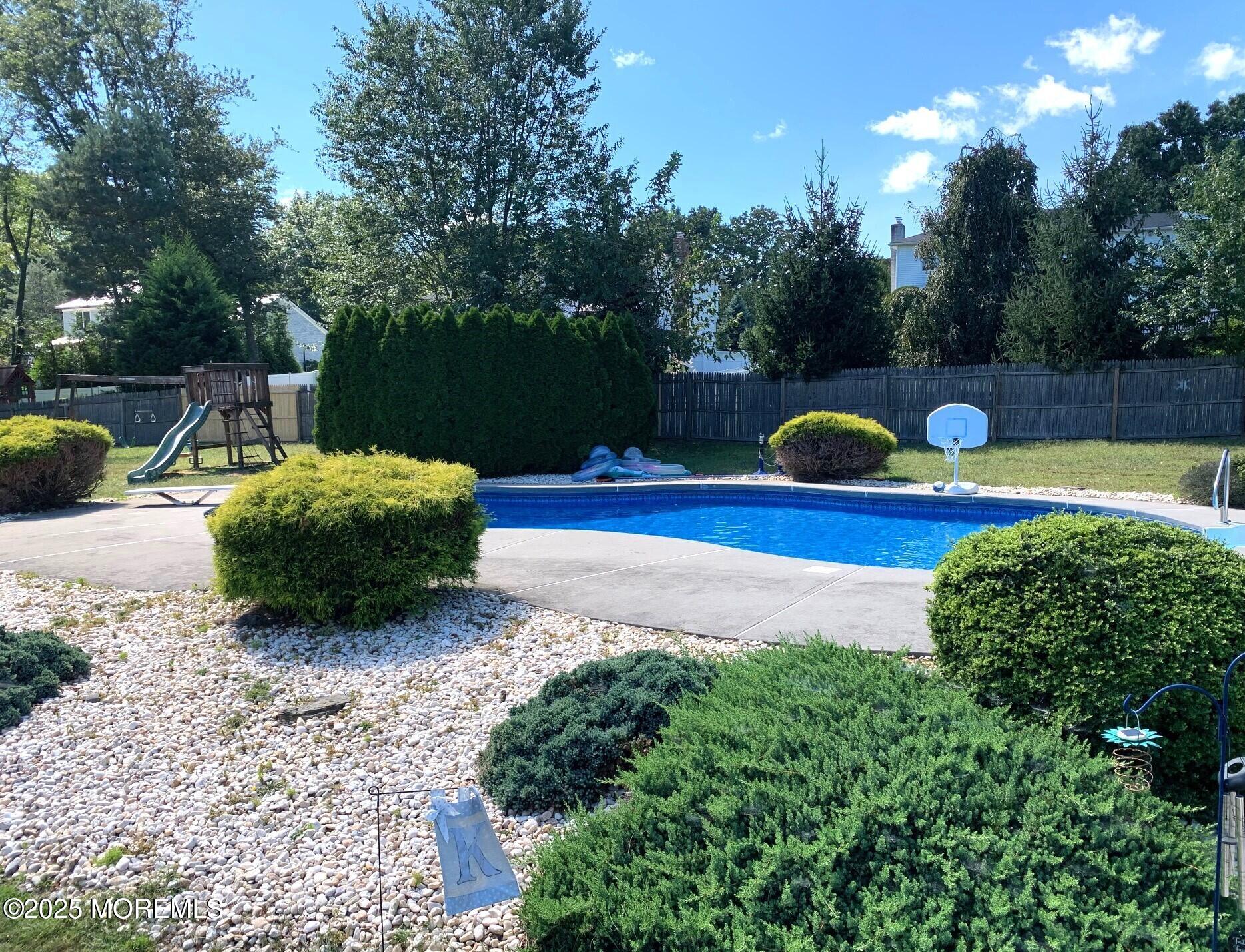 11 Walnut Lane, Manalapan, New Jersey image 35