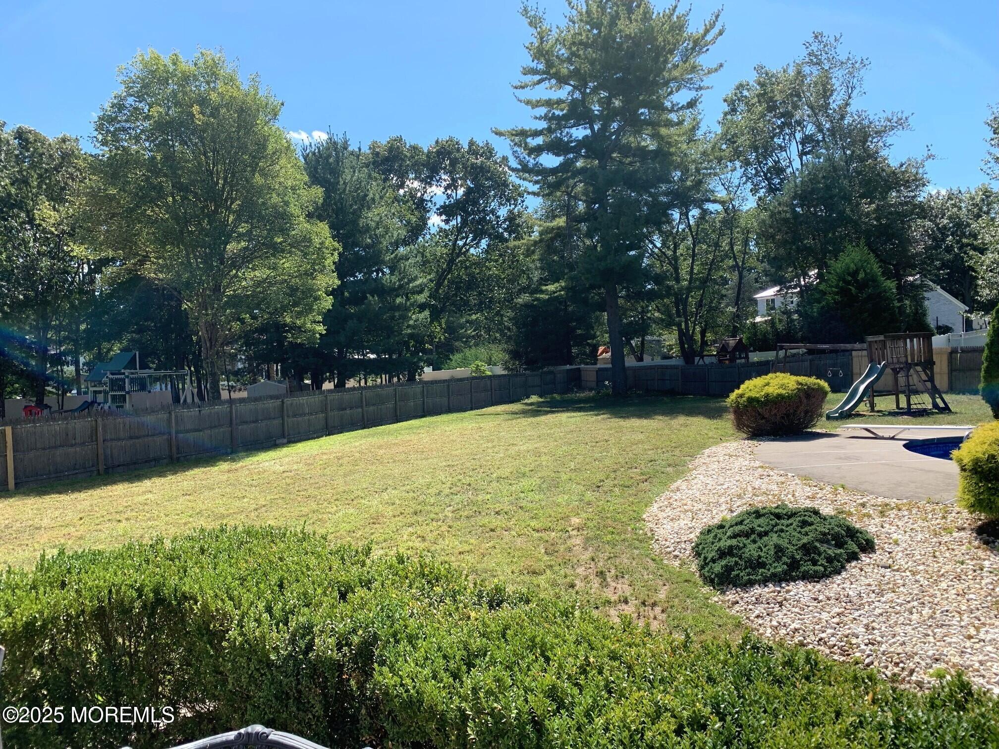 11 Walnut Lane, Manalapan, New Jersey image 32