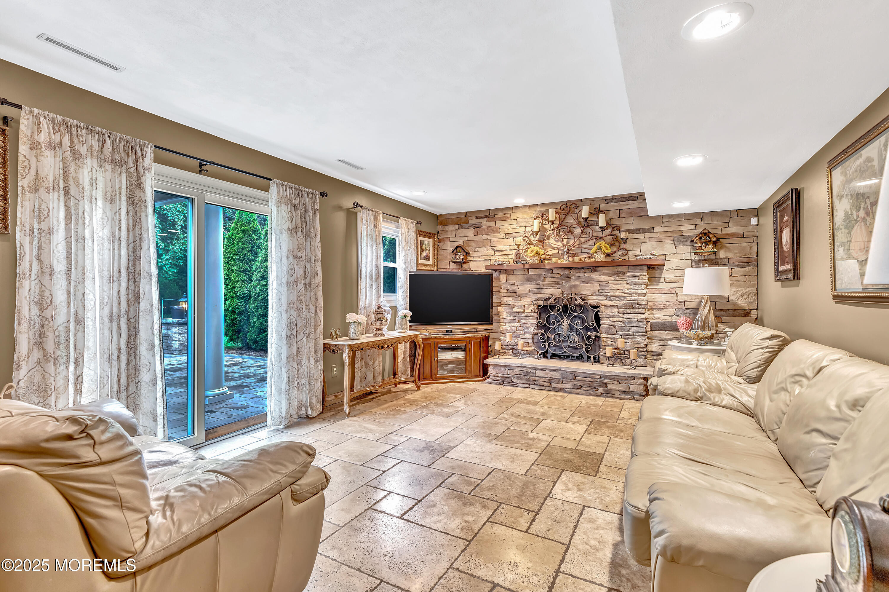 871 W Briar Avenue, Toms River, New Jersey image 11