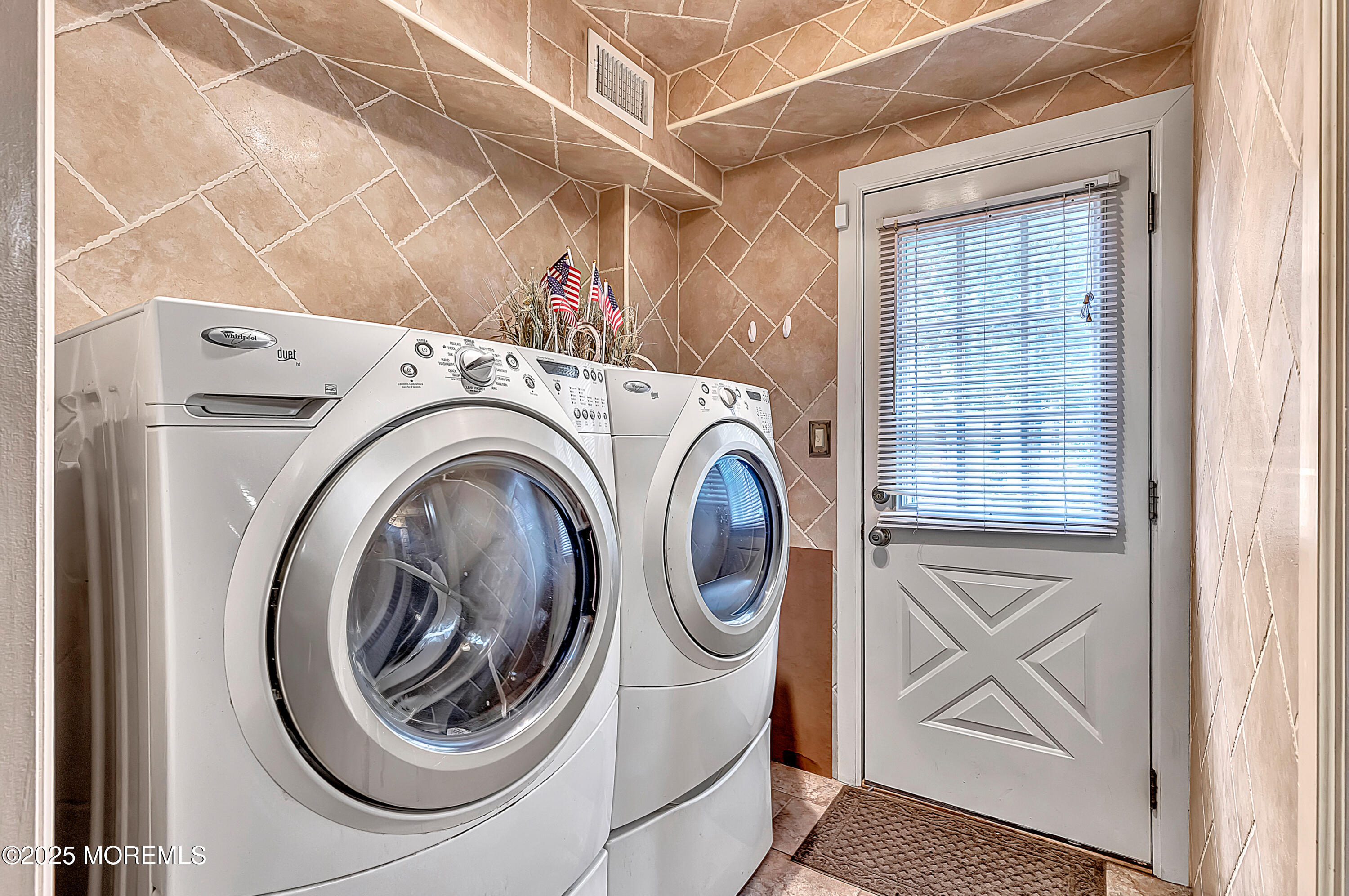 871 W Briar Avenue, Toms River, New Jersey image 18