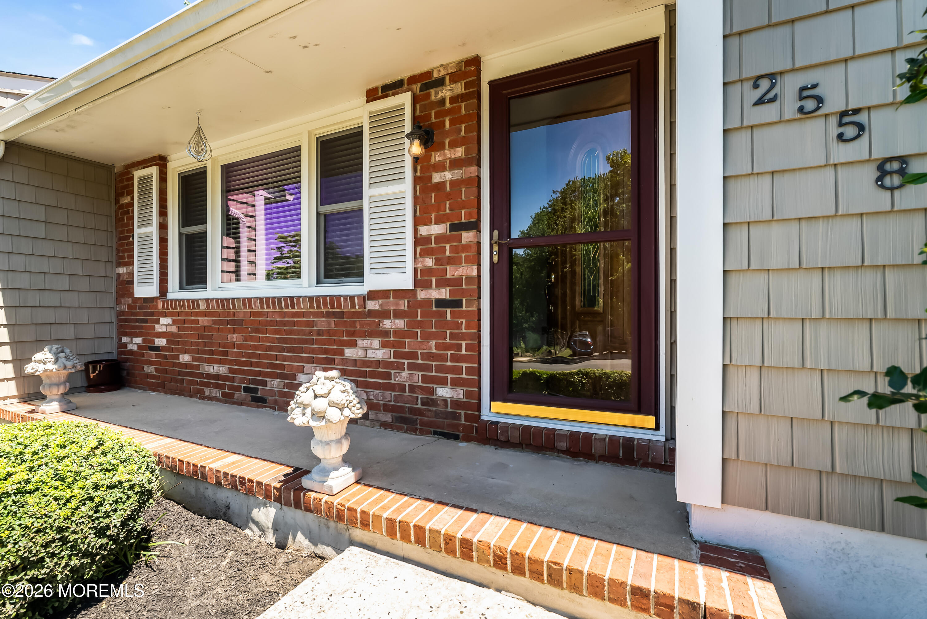 2558 Stearns Drive