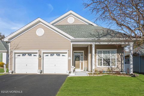 Photo of 26 Gardenways Court, Lakewood, NJ 08701 (MLS # 22537341)