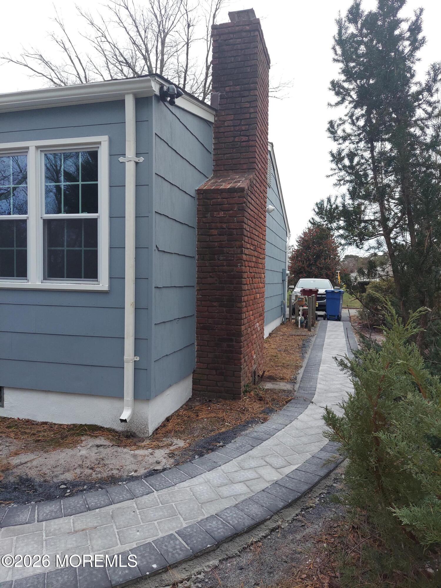 843 N Edgebrook Drive N