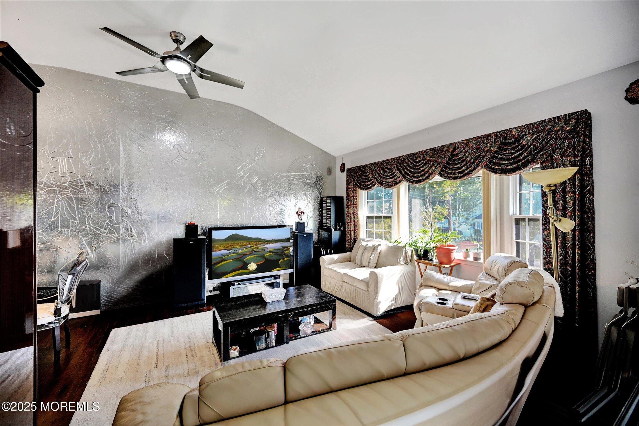 22 Dumas Road