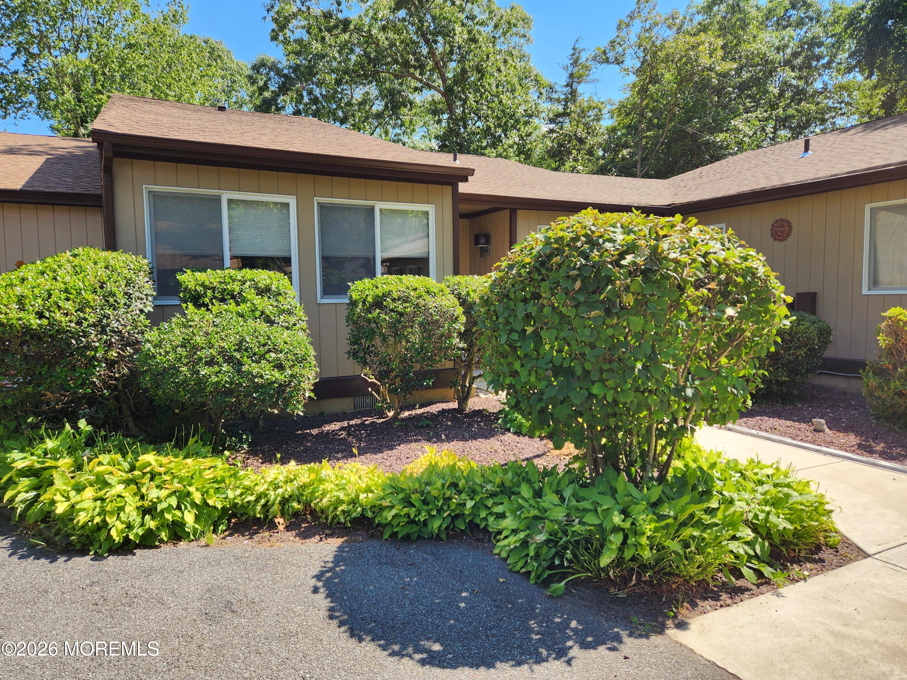 126 E Holly Lane 303