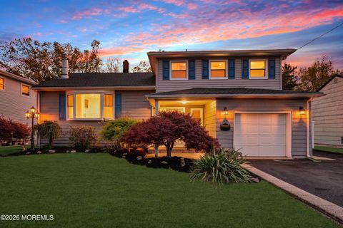 Photo of 17 Hollywood Drive, Woodbridge, NJ 07095 (MLS # 22611049)