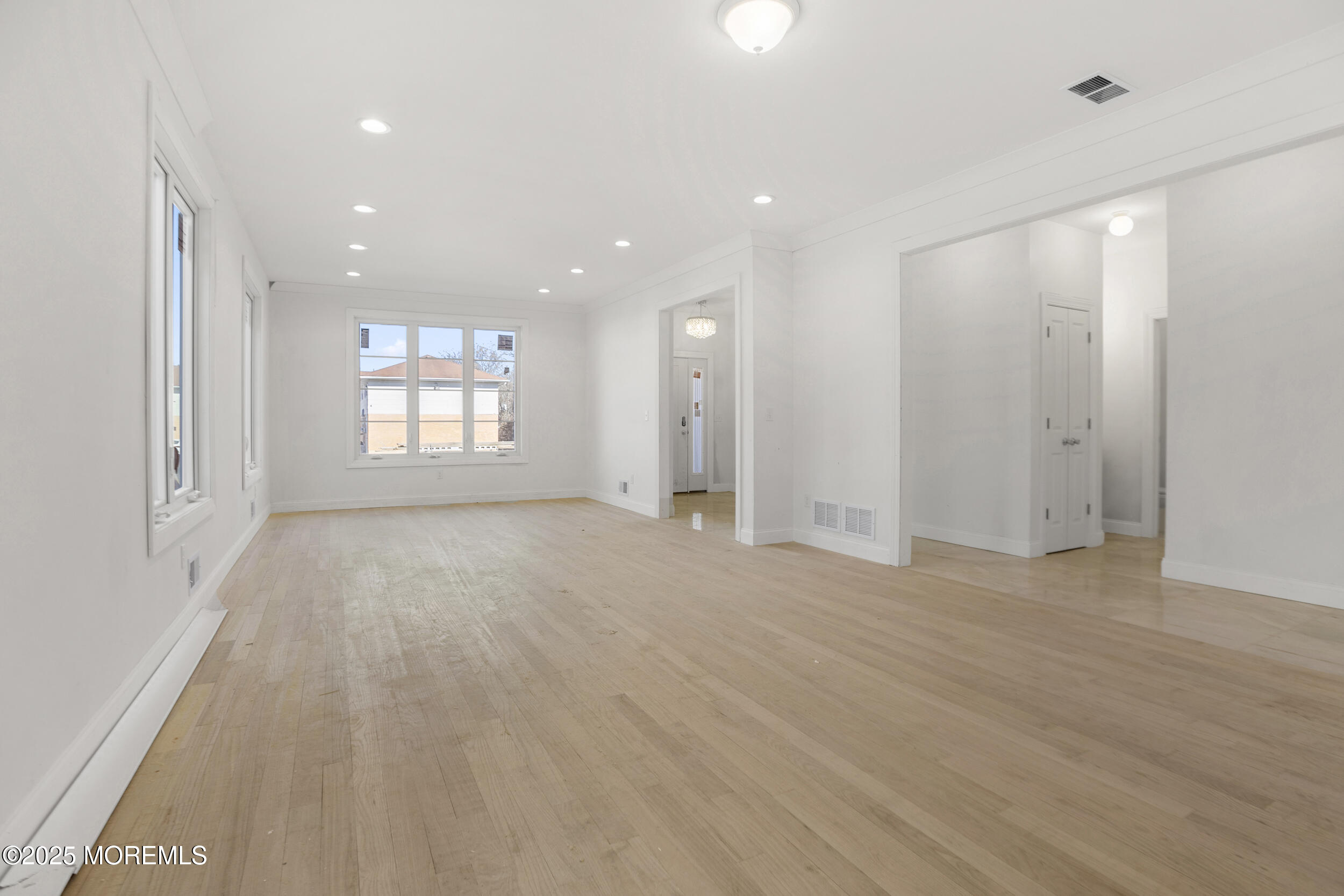 248 Lois Lane, Lakewood, New Jersey image 4