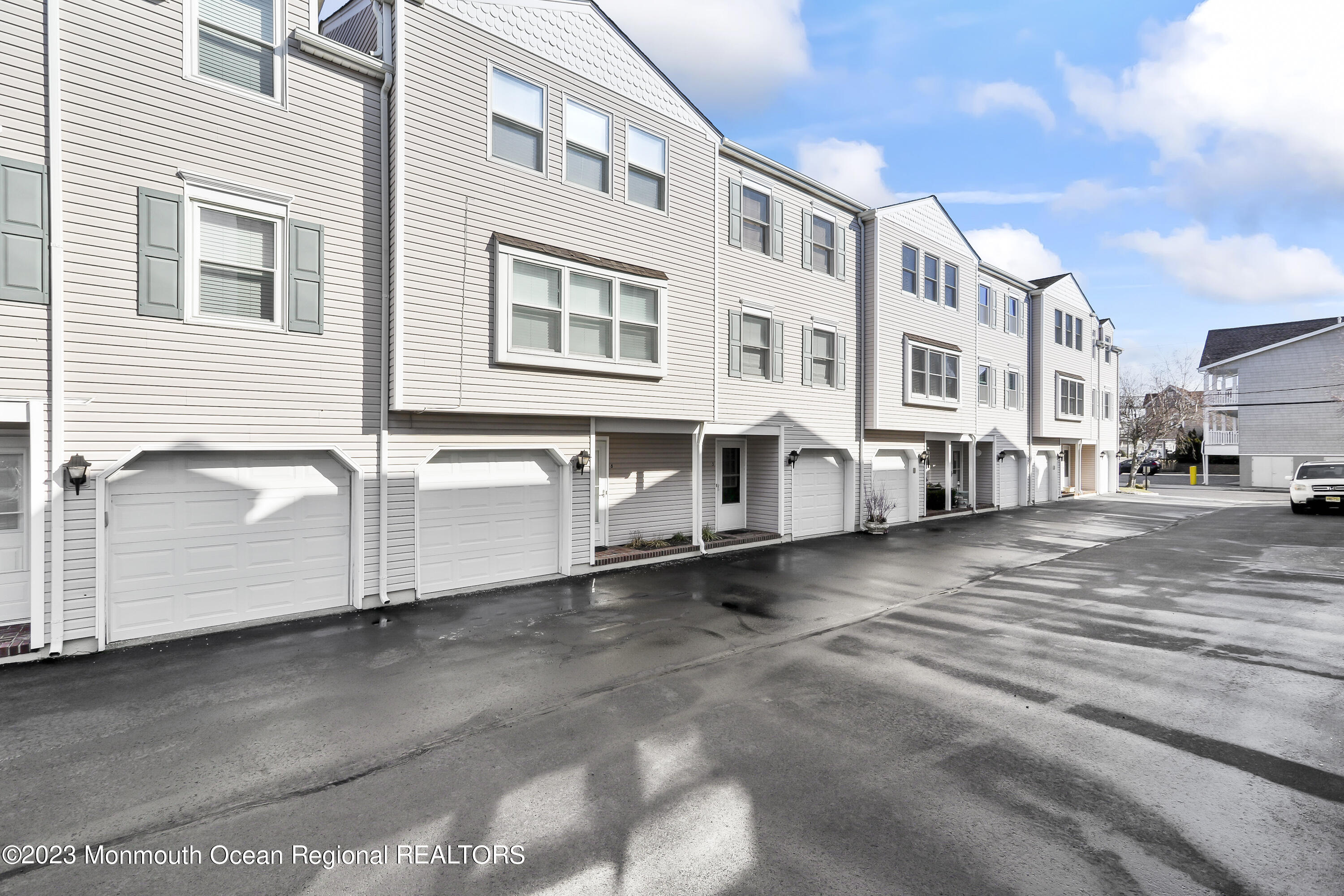 1001 Central Avenue 6