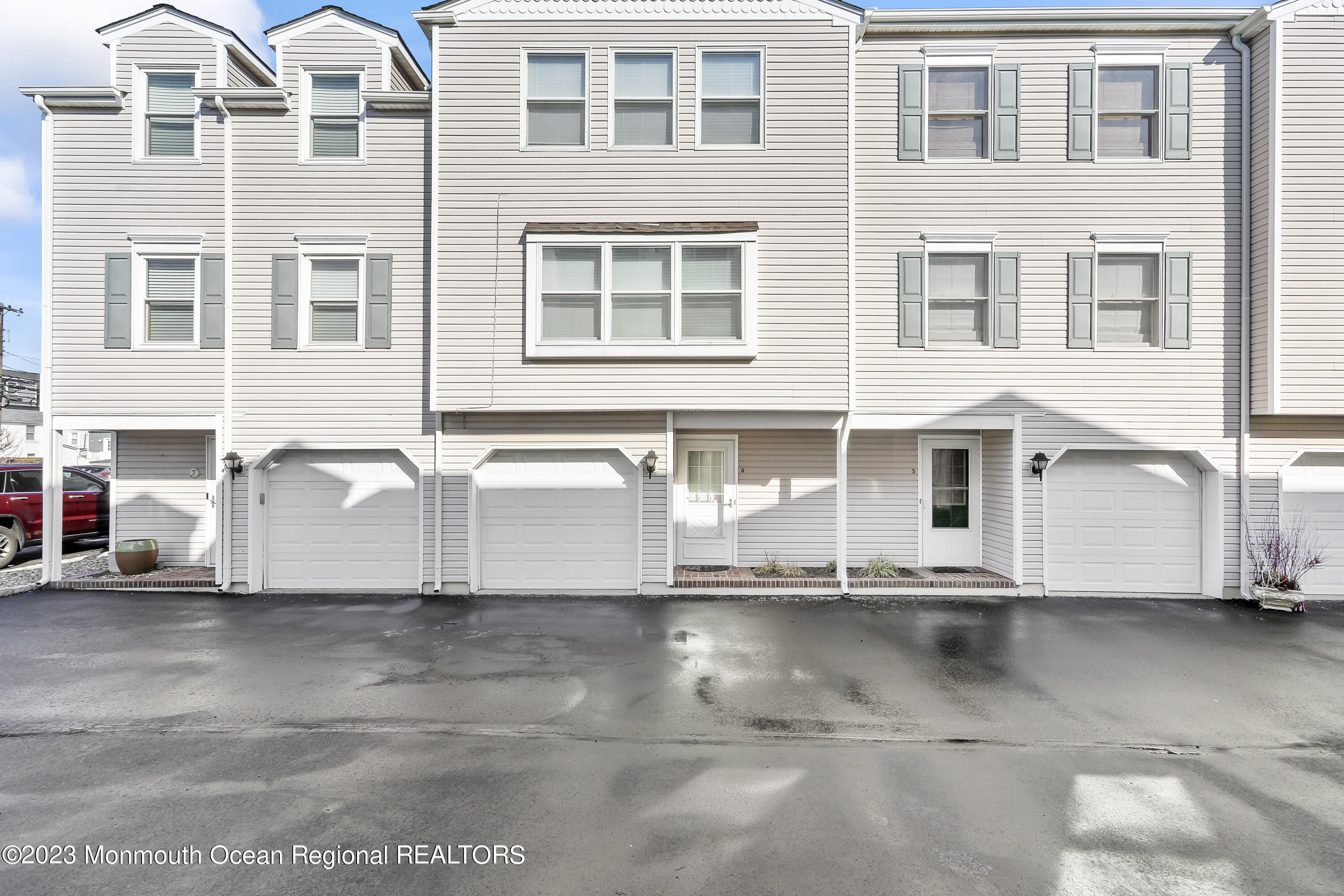 1001 Central Avenue 6