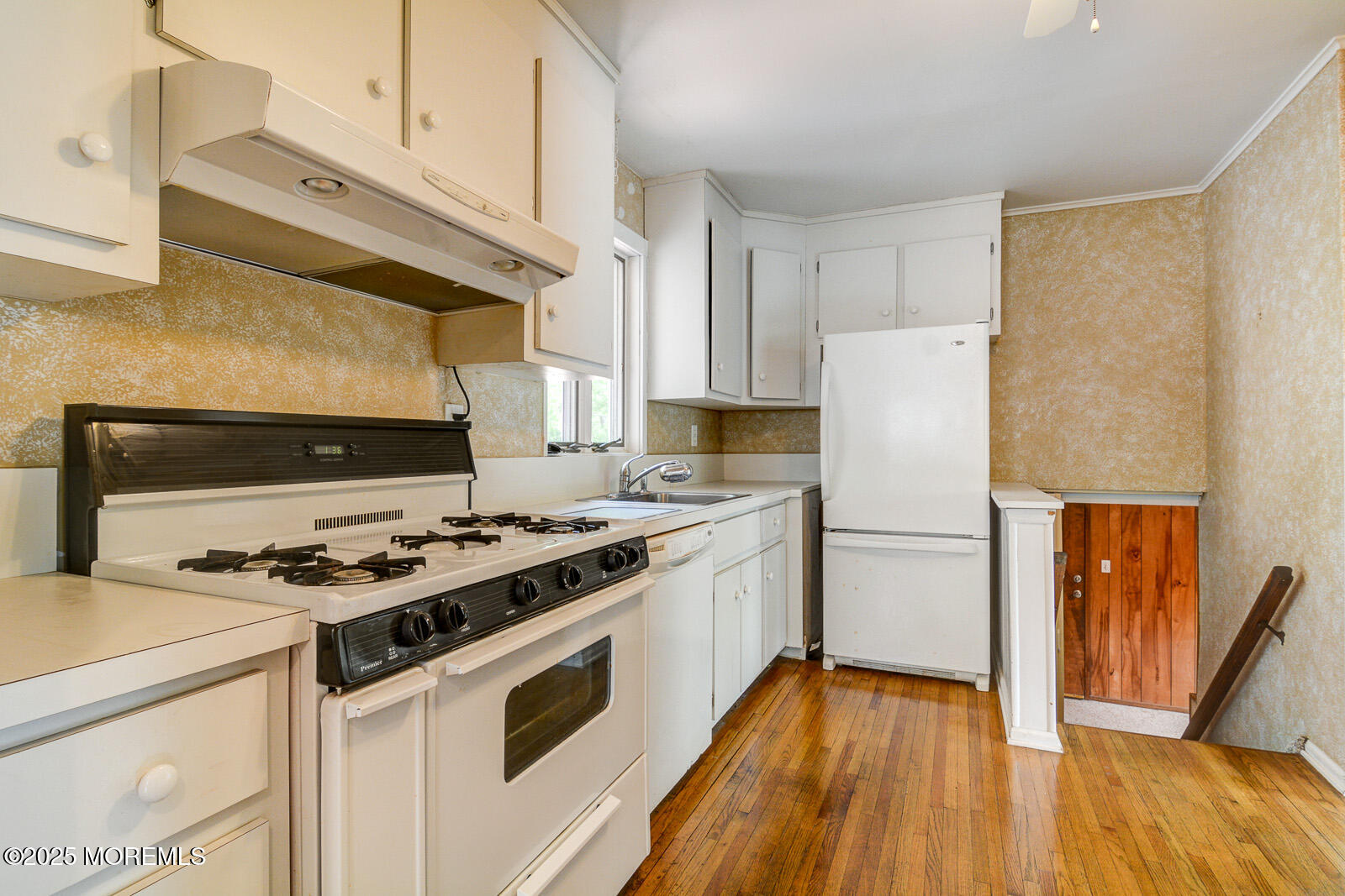 27 Hilltop Road, West Long Branch, New Jersey image 14