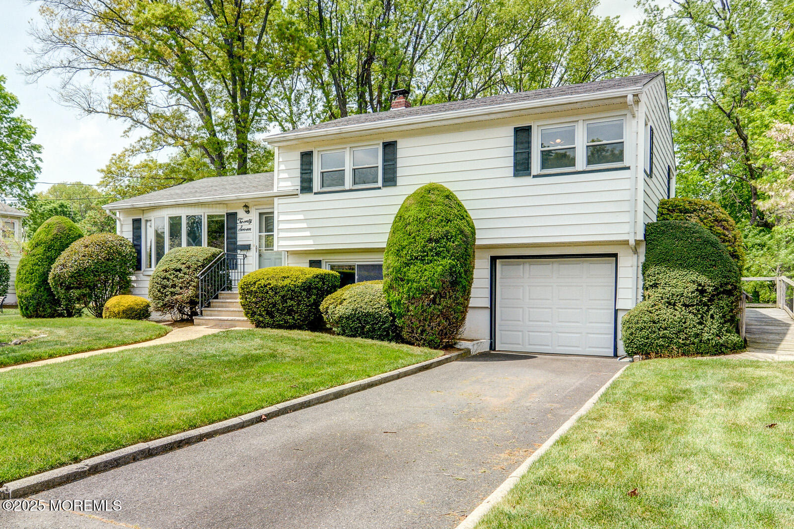 27 Hilltop Road, West Long Branch, New Jersey image 3