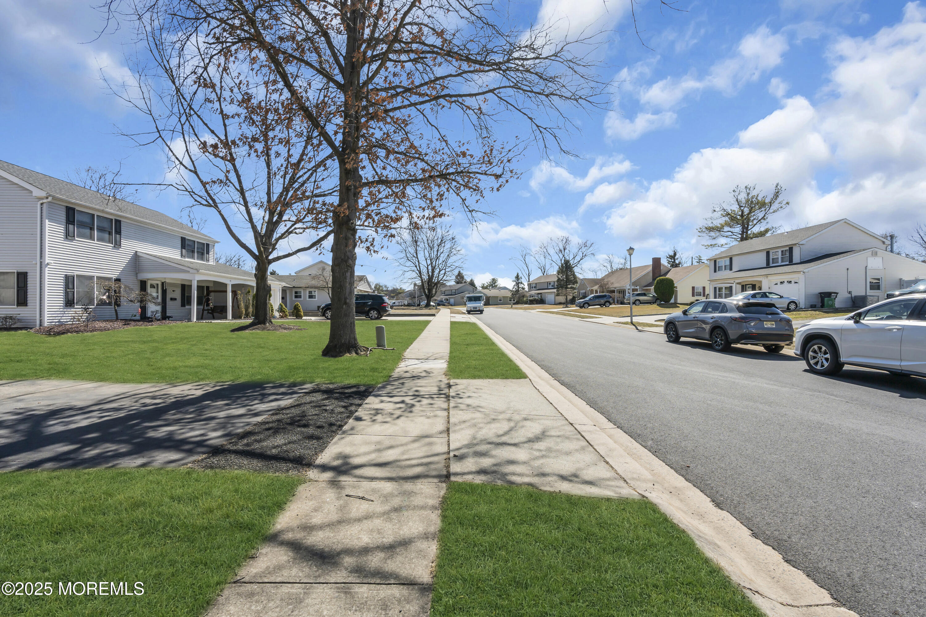 41 Brookview Lane, Aberdeen, New Jersey image 28