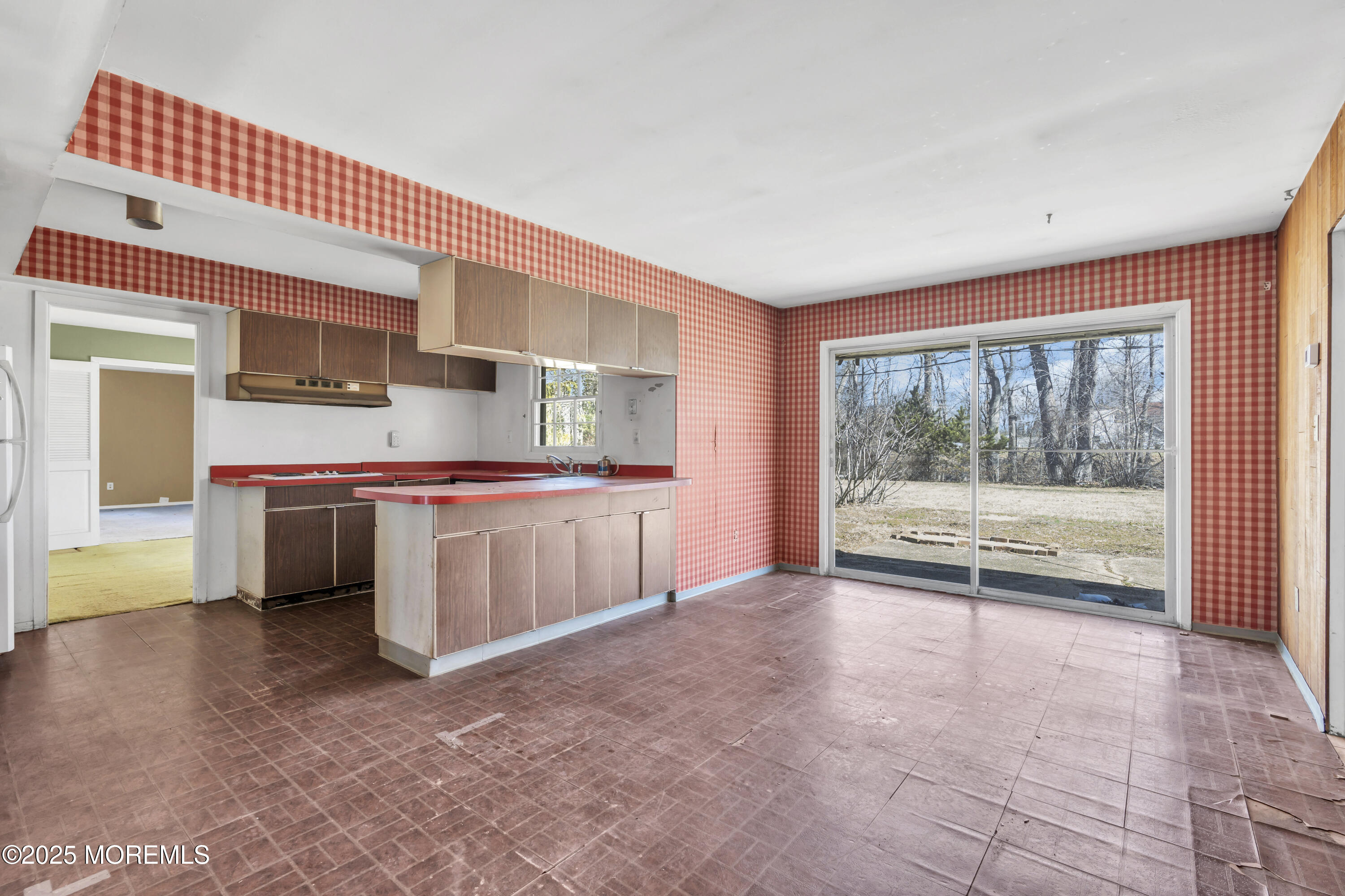 41 Brookview Lane, Aberdeen, New Jersey image 12