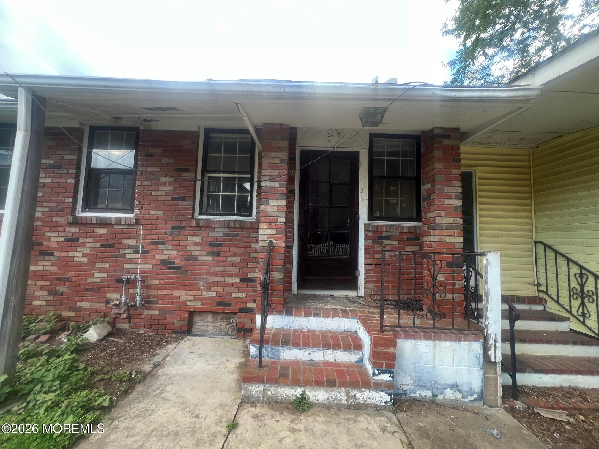40 N Shore Street N