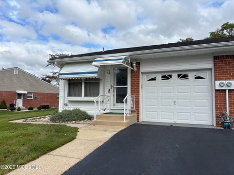 Photo for 3 Yorktowne Parkway A