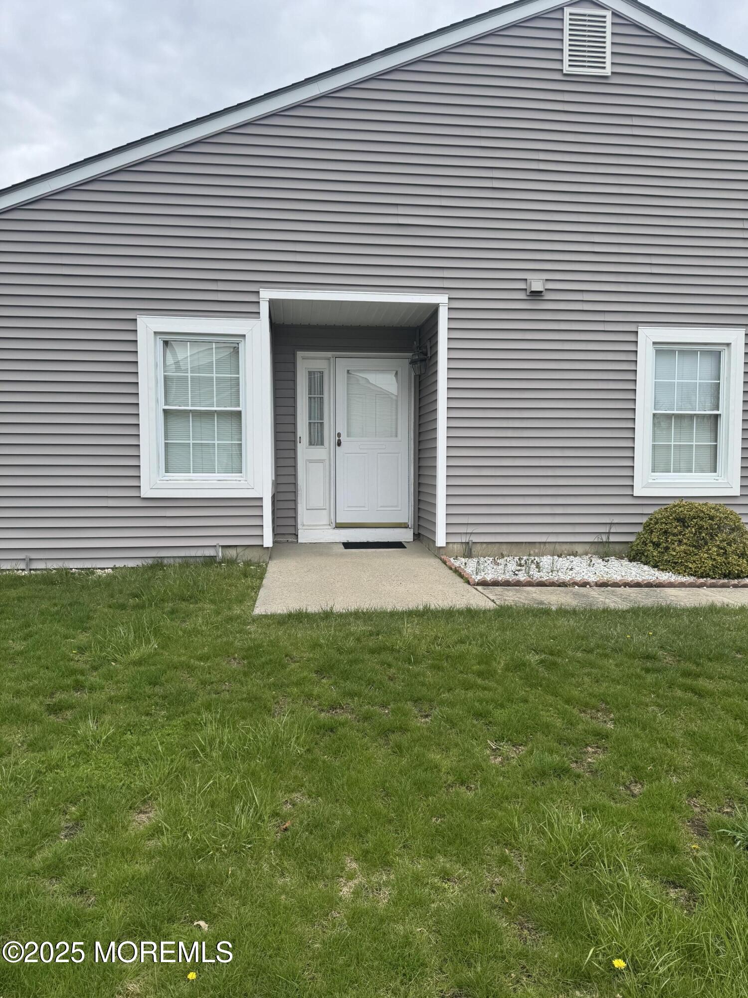 13 Birch Lane, Eatontown, New Jersey image 2